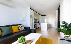 2Br Cbd Pad, City Views, Free Parking, Pool, Gym